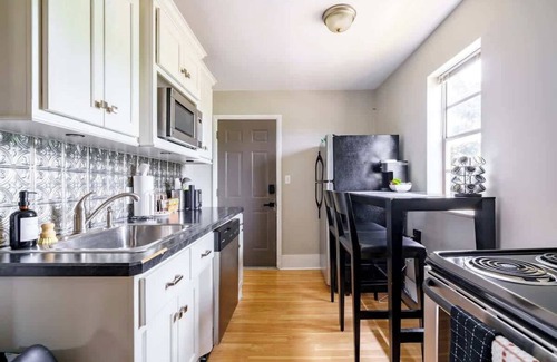 Victorian Village House | Convention - Private Parking - Short North - Pets