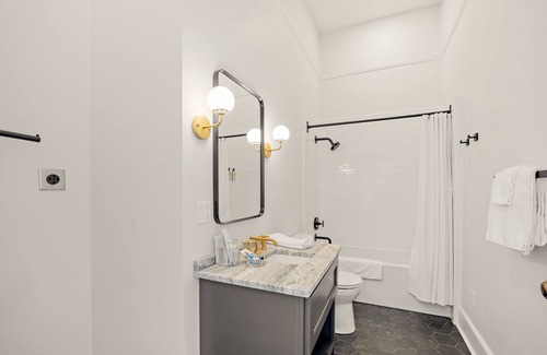 Valdosta House | Converse and Co at The Mckey Hotel