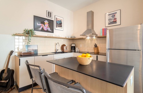 Buena Vista Apartment | Conway B204 by AvantStay | Modern Studio in DT, Minutes to Broadway