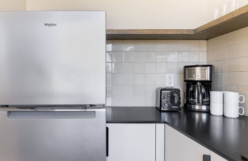 Buena Vista Apartment | Conway C101 by AvantStay | Studio in Downtown NSH