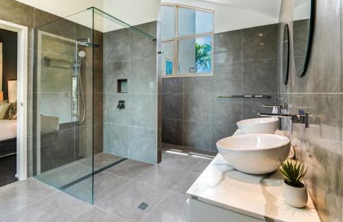 Hamilton Island House | Cooinda Gardens 6 on Hamilton Island by HamoRent