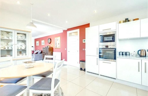 Rubi Apartment | Cool & colorful centric apartment-Rubi