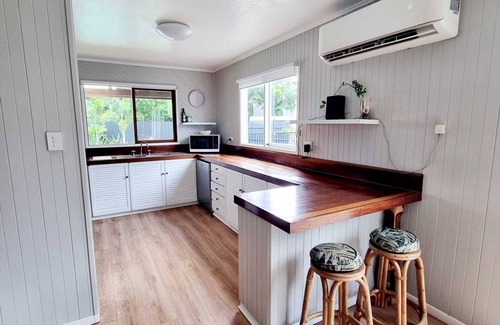 Mon Repos House | Cool hideaway beach house with private pool