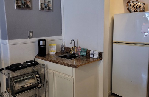 Wingate Cottage | Cool, quiet and equipped-central to multiple highways