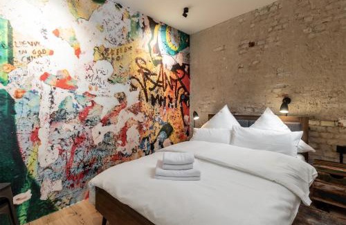 Weissensee Apartment | COOLEST Apartment in Berlin, easy Check-in, Industrial Style, close to center #3
