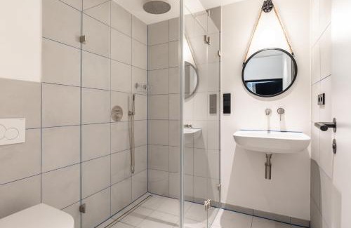 Weissensee Apartment | COOLEST Apartment in Berlin, easy Check-in, Industrial Style, close to center #3