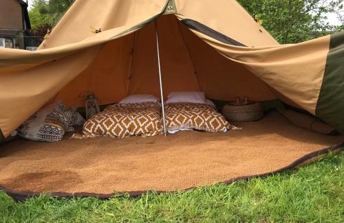 Rickford Bed & Breakfast | Coombe Lodge Farm House