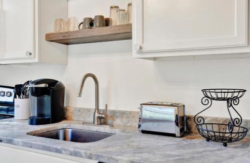 Historic Downtown Savannah House | Cooper Cottage