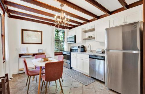 Historic Downtown Savannah House | Cooper Cottage