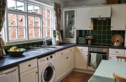 Louth House | Cooper's Cottage