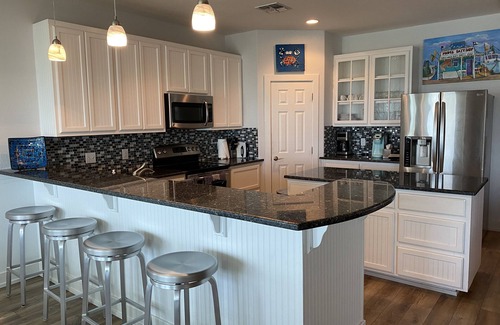 Rockport House | Copano Bayfront Home w 385' private pier w night lights!