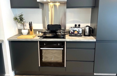 Waterloo Apartment | Copper Suite | 2Bed | Elegant | Free Parking