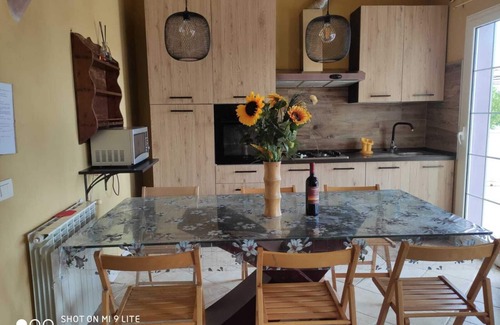 Pian di Rocca Apartment | Coral apartment in a private villa