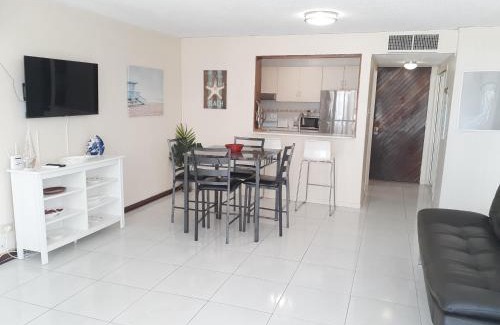 Isla Verde Apartment | Coral Beach Isla Verde Beach Front Large 1 Bedroom Apt 208 Tower 1