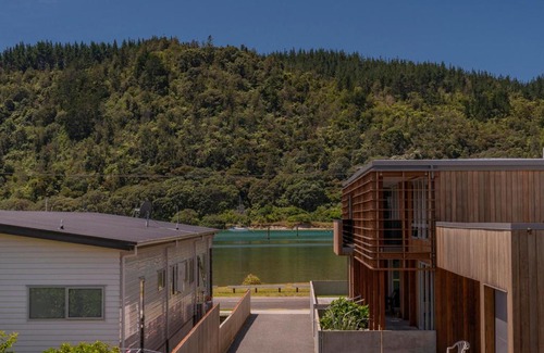 Whangamata House | Coral Castle - Whangamata Holiday Home