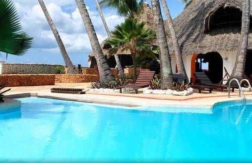 Kiwengwa Hotel | Coral Reef Beach Resort
