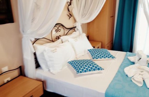 Elafonisos House | Coralli Rooms & Restaurant
