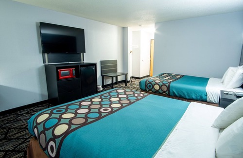 New Richmond Hotel | Coratel Inn and Suites By Jasper New Richmond - Standard 2 Queen Bed Non Smoking