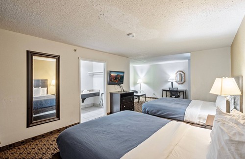 Wichita Hotel | Coratel Plus Suites Wichita West Airport