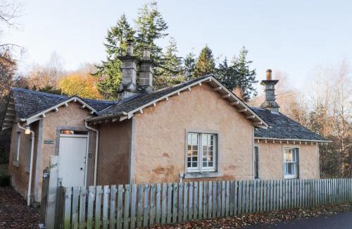 Forres House | Cormack Lodge - Brodie Castle