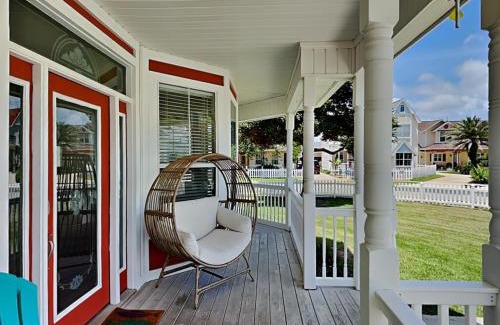 Crystal Beach House | Corner Castle