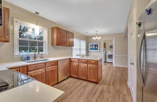 Wessex Square House | Corner Chateau - Candlewyck Neighborhood