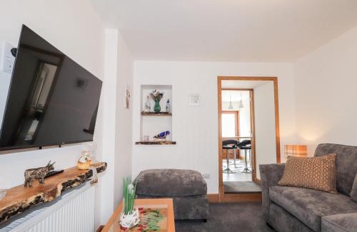 Buckie House | Corner Cottage