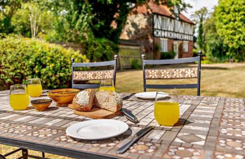 Cranbrook House | Corner Cottage - Kent