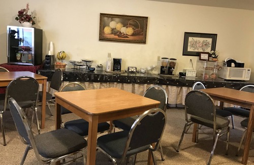 Lindsborg Hotel | Coronado Motel and RV Park