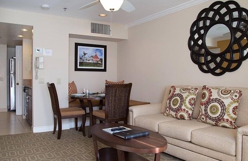 Coronado Hotel | Coronado Paradise Found! Relaxing Two Bedroom Unit with Kitchenette!
