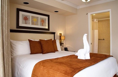 Coronado Hotel | Coronado Paradise Found! Relaxing Two Bedroom Unit with Kitchenette!