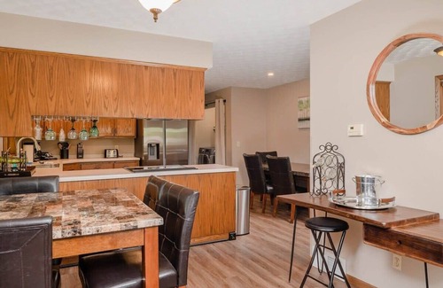 Appleton House | Corporate Housing on Calumet - 3 bedroom, 2 bath