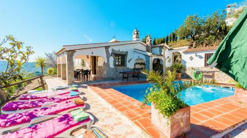 Sayalonga House | Cortijo El Manzano Sayalonga by Ruralidays