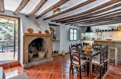 Montefrio Villa | Cortijo Las Angosturas Montefrío by Ruralidays