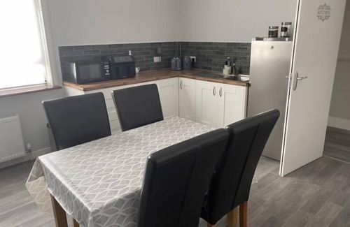 Roscoe Apartment | Cortoon Inn, Family Room 1 (1DBL +2SGL)