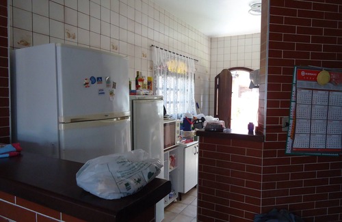 Guarutuba House | COSTA DO SOL CONDOMINIUM, 50m from the beach, 24H security, Amb. Family, AR, walled.