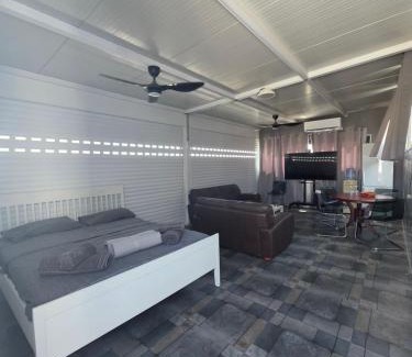 Kato Polemidia Apartment | Costas Court