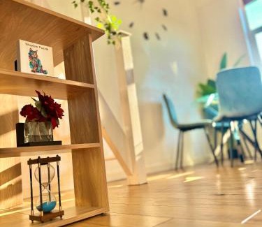 Haggerston Apartment | Cosy 1 BED w LOFT Sleeps 6 Close To Stations