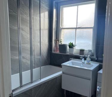 Ferndale Apartment | Cosy 1 bedroom flat, Brixton