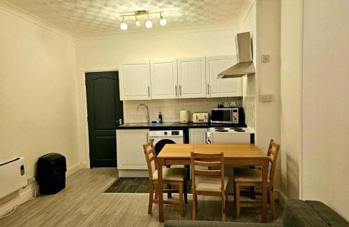 Bridgend Apartment | Cosy 1 bedroom flat near Bridgend town centre