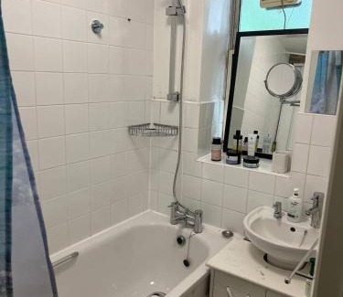 Fulham Apartment | Cosy 1-Bedroom near Chelsea Stadium
