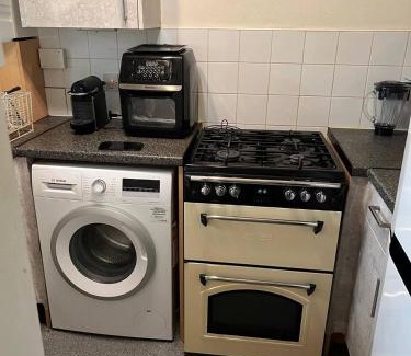 Fulham Apartment | Cosy 1-Bedroom near Chelsea Stadium
