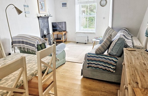 Castallack Cottage | Cosy 2 bed cottage, parking 10m away, 1 mile from Mousehole and beach