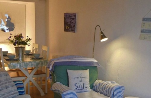 Castallack Cottage | Cosy 2 bed cottage, parking 10m away, 1 mile from Mousehole and beach