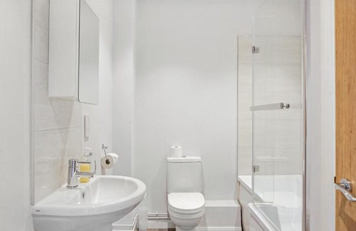 Gillingham Apartment | Cosy 2 Bed- Gillingham