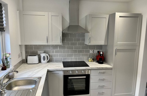 Belfast House | Cosy 2-bed House Close to Belfast City Centre