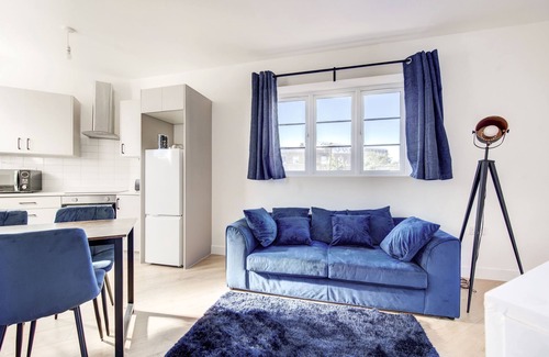 Coldharbour Apartment | Cosy 2 Bedroom Apartment in Brixton with Wi-Fi and fast route to Central London