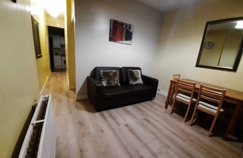 William Morris Apartment | Cosy 2 Bedroom London Apartment - Walthamstow