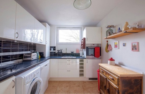 Tottenham Hale Condo | Cosy 2BD Flat, Easy Access to City and Nature