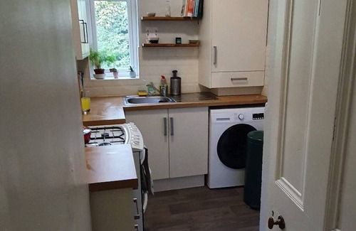 Roundhay Apartment | Cosy 2Bed Apartment near Roundhay Park